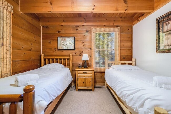 Building Photo - 223 Turkey Dr