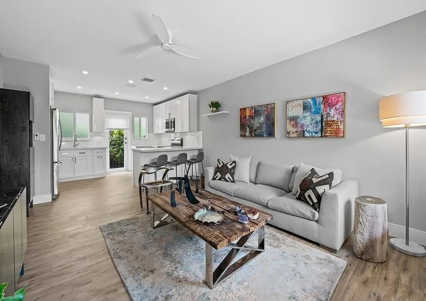 Building Photo - 808 NE 17th Way