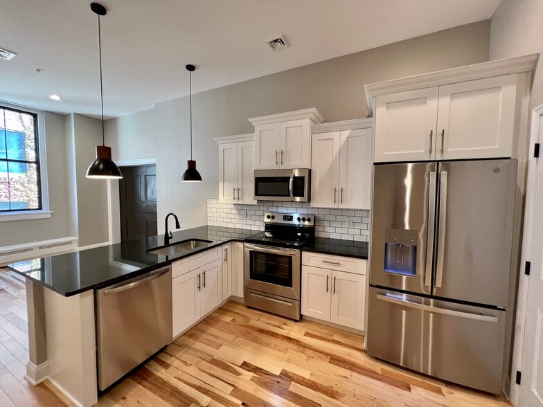 Building Photo - 409 Lackawanna Ave