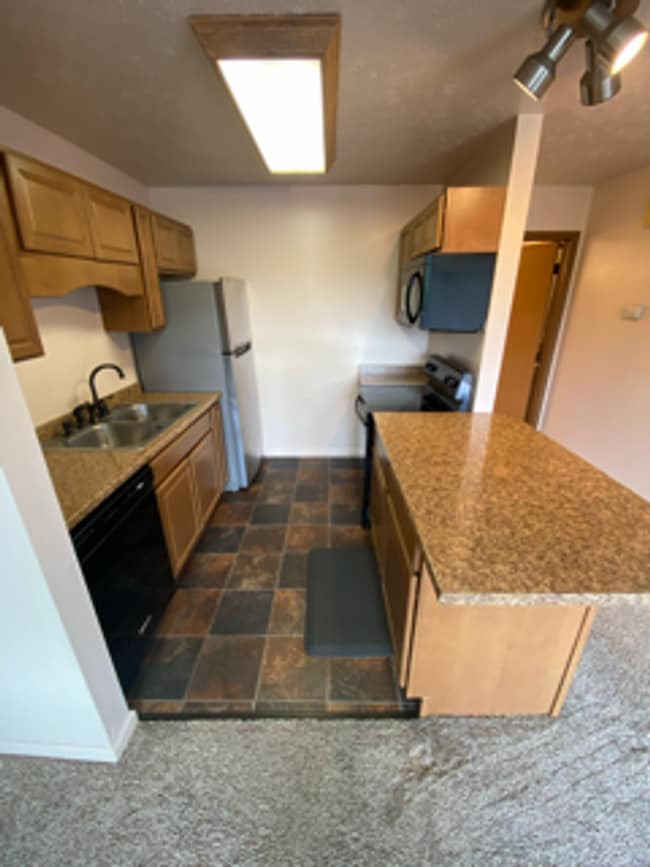 Building Photo - 2 Story Condo in West Fairbanks - Heat and...