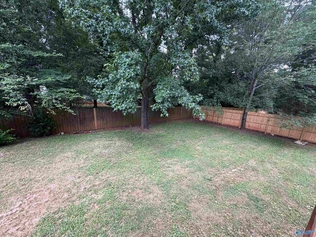 Building Photo - 105 Sugarwood Ct