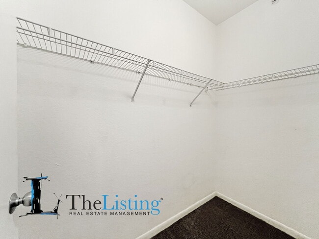 Building Photo - 2411 W Horatio St