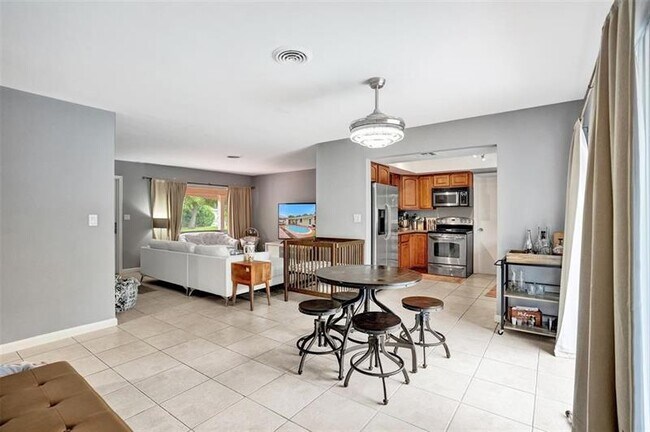 Building Photo - 6210 NE 21st Rd