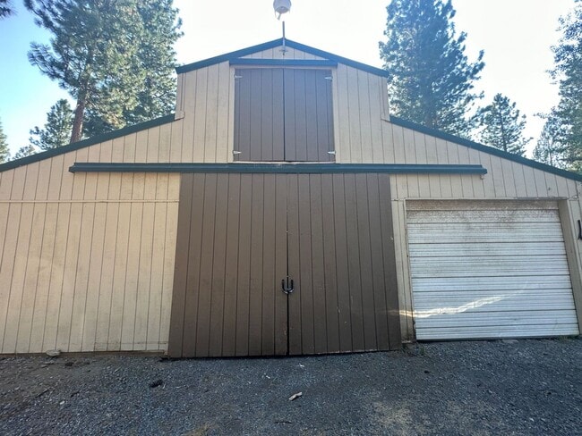 Building Photo - 2659 OR-422