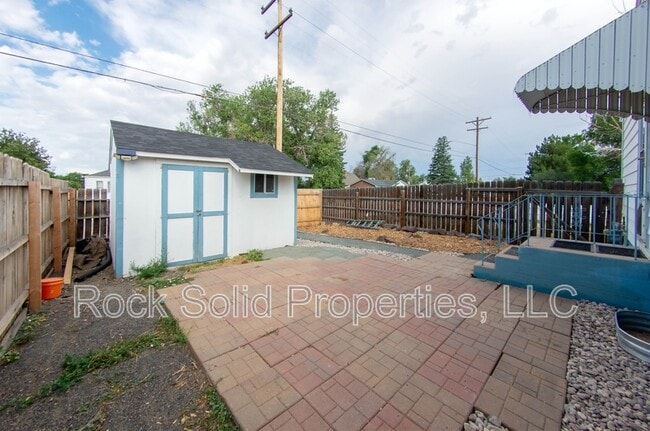 Building Photo - 1301 E 23rd St