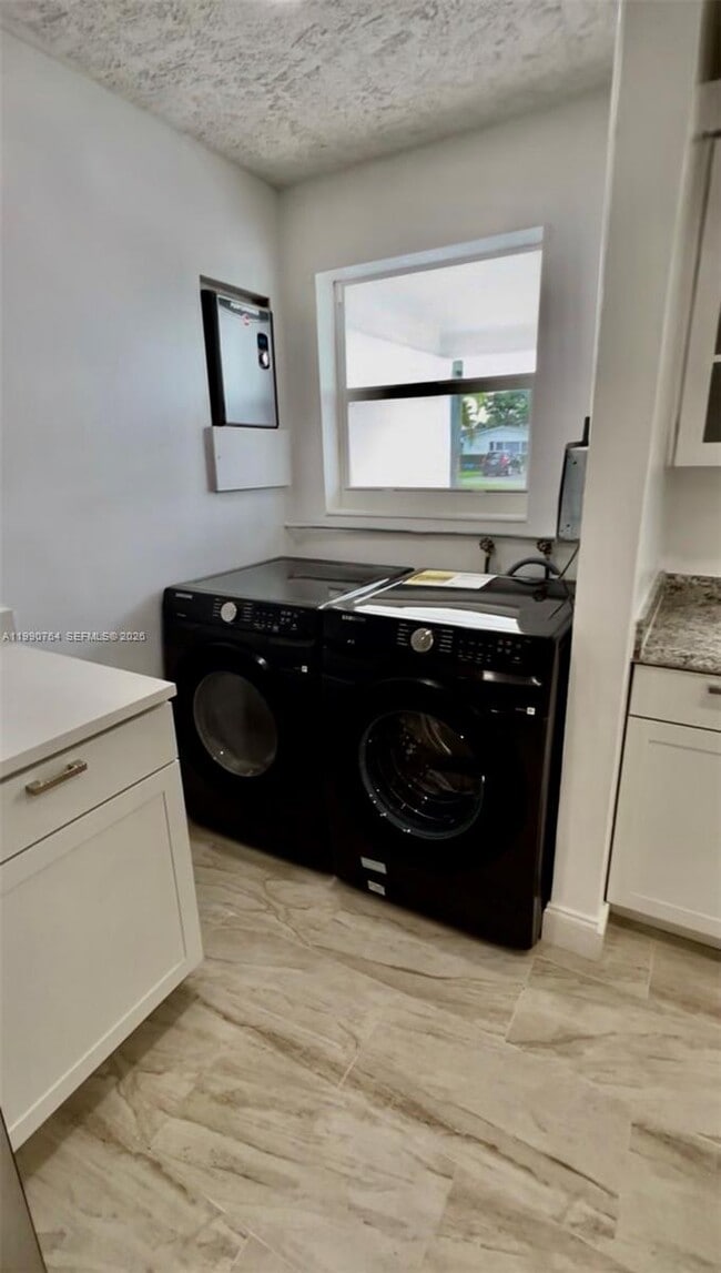 Building Photo - 1800 SW 87th Ave