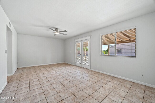 Building Photo - 6039 E Skinner Dr