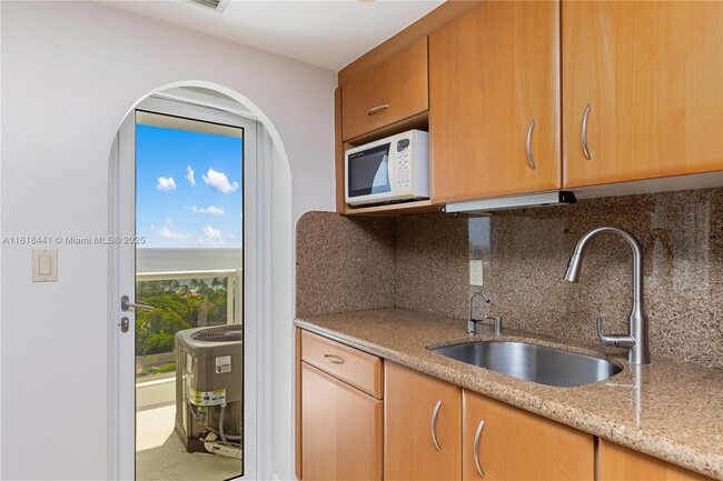 Building Photo - 2715 N Ocean Blvd