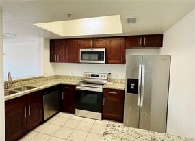 Building Photo - 771 SW 148th Ave