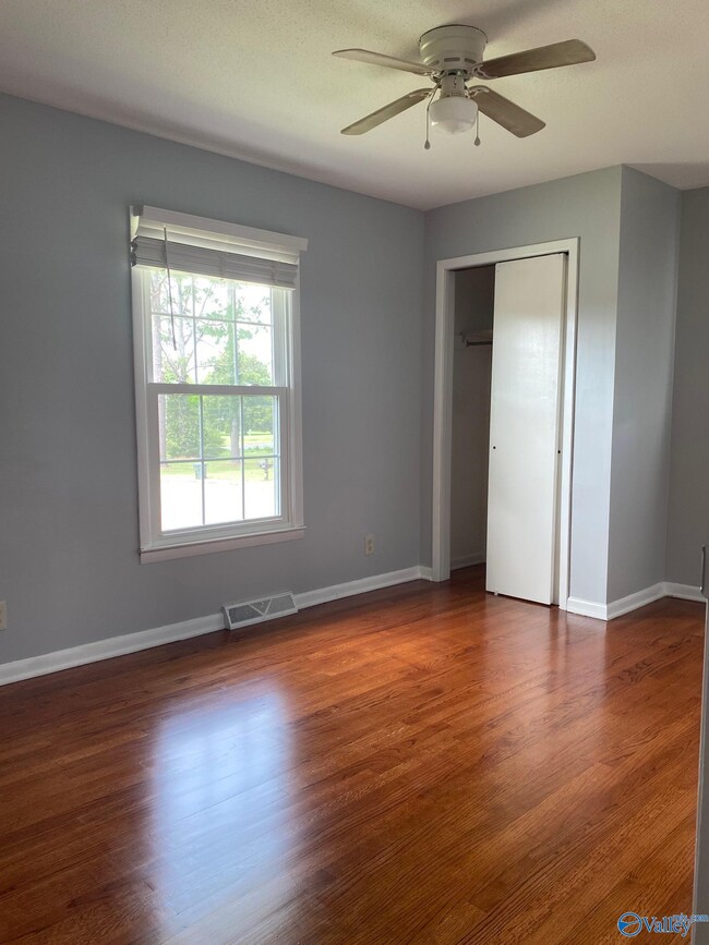 Building Photo - 1010 Council St