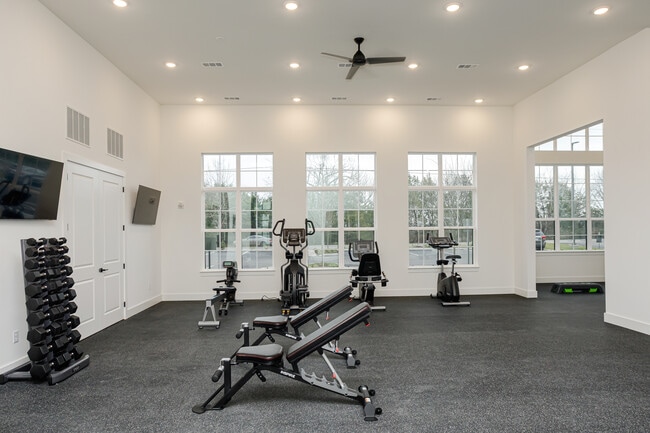 Building Photo - Ridge Road Flats