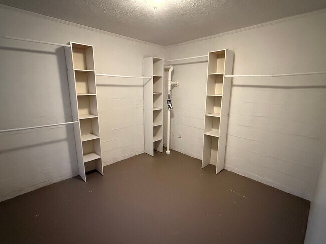 Building Photo - Updated 4BR Home with Finished Basement & Level Yard