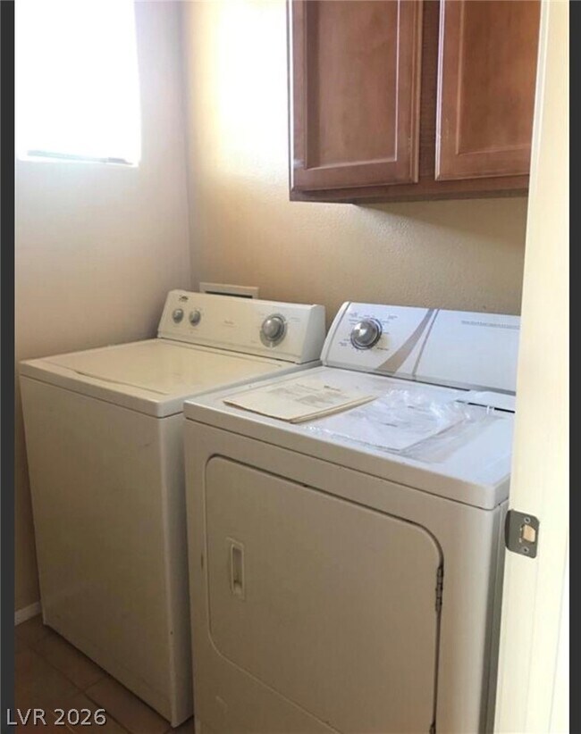 Building Photo - 8633 Nature Scene Dr