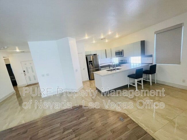 Building Photo - 9341 Lugo St