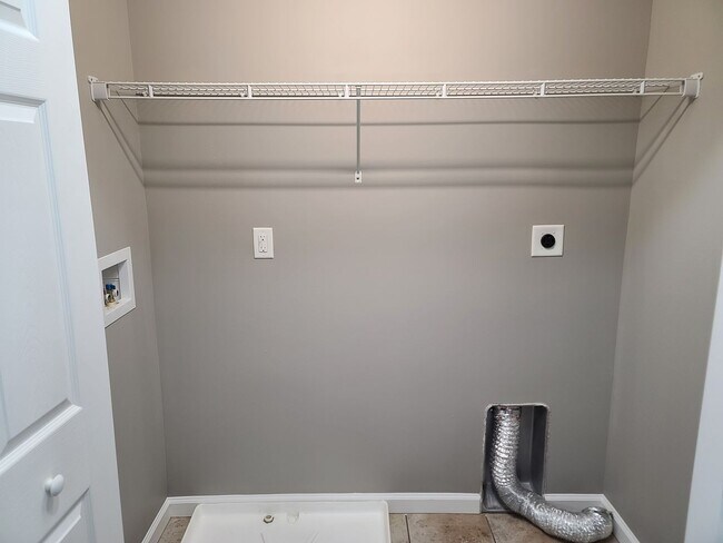 Building Photo - 3 Bedroom Townhome for Rent in Waynesboro