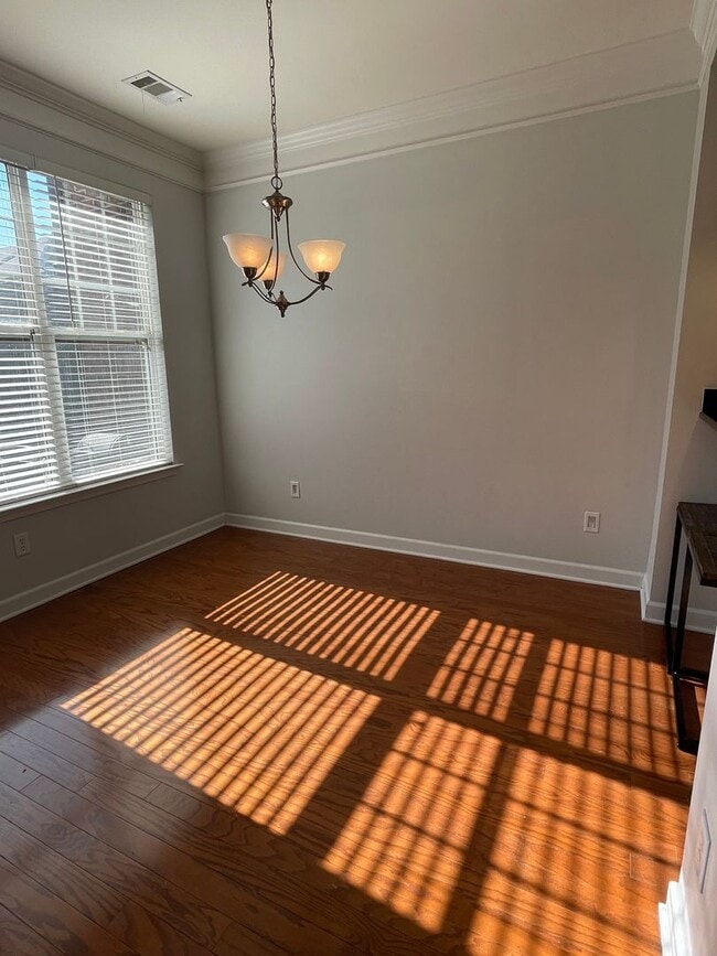 Building Photo - 2310 Elliott Ave