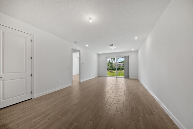 Building Photo - 13836 Hero Path