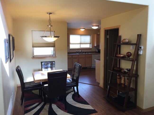 Building Photo - Dog friendly 3 Bedroom Condo!