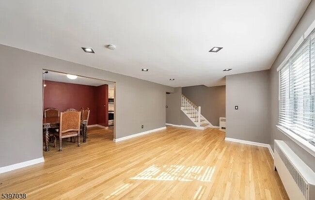 Building Photo - 85 Troy Dr