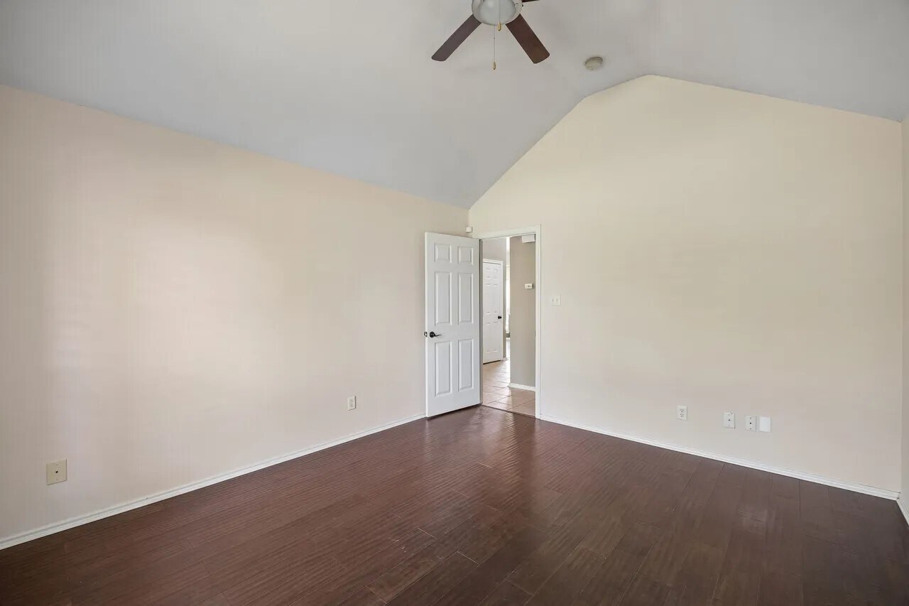 Building Photo - 1833 Melton Dr