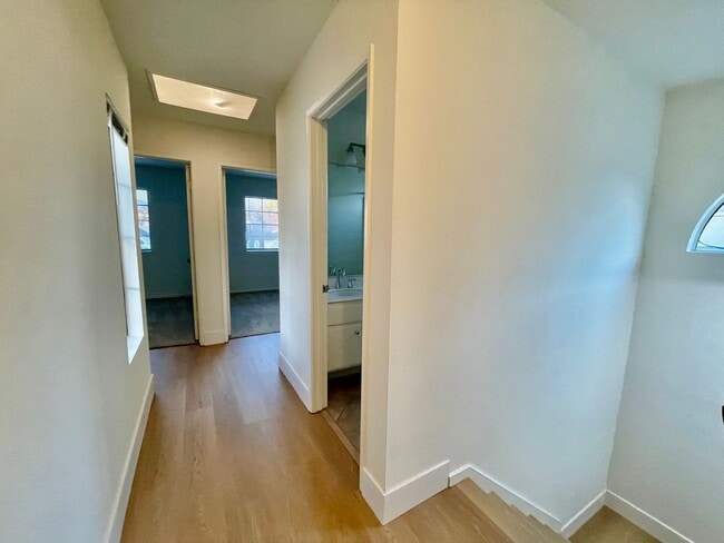 Building Photo - Beautiful 3bdrm/2ba in Mission Viejo!