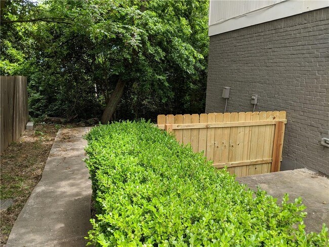 Building Photo - 3509 Alpine Cir