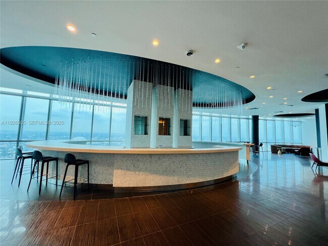 Building Photo - 851 NE 1st Ave