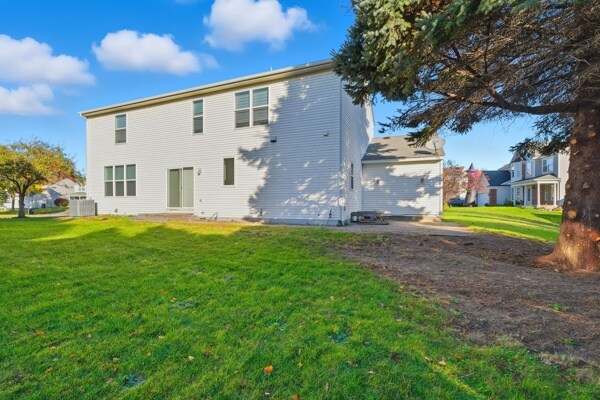 Building Photo - 943 Earley Lake Curve