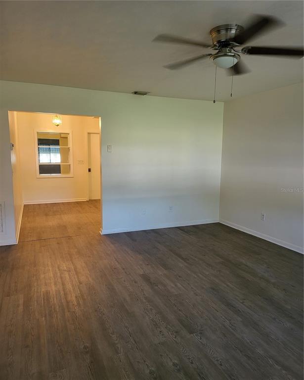 Building Photo - 303 N Mars Ave