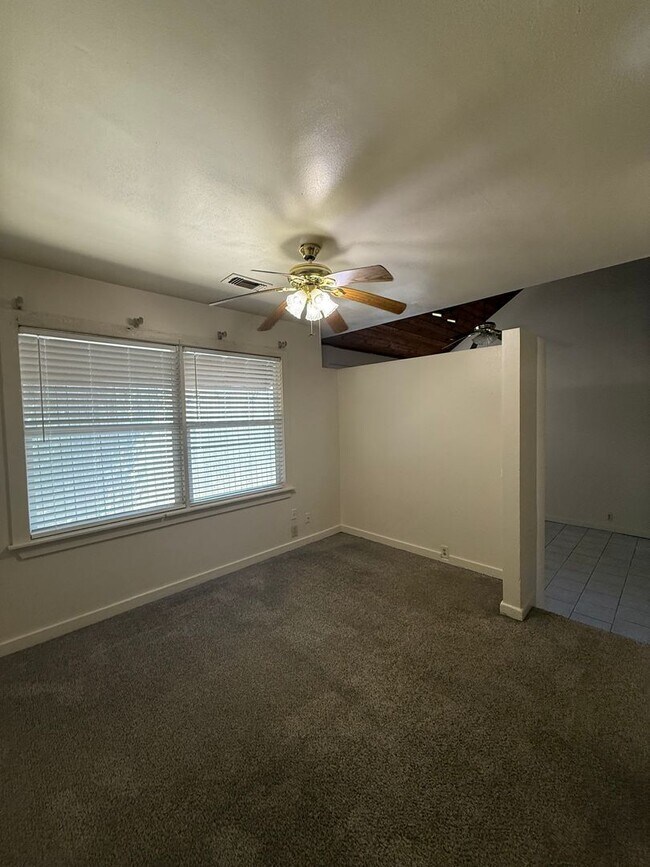 Building Photo - 8464 Bayou Fountain Ave