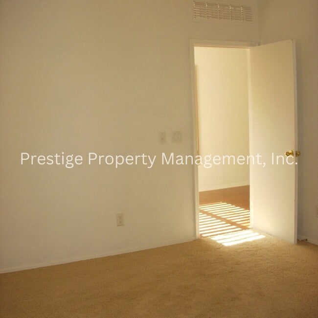 Building Photo - 3/2 Charming Sahuarita Home!!