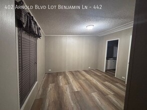Building Photo - 402 Arnold Blvd