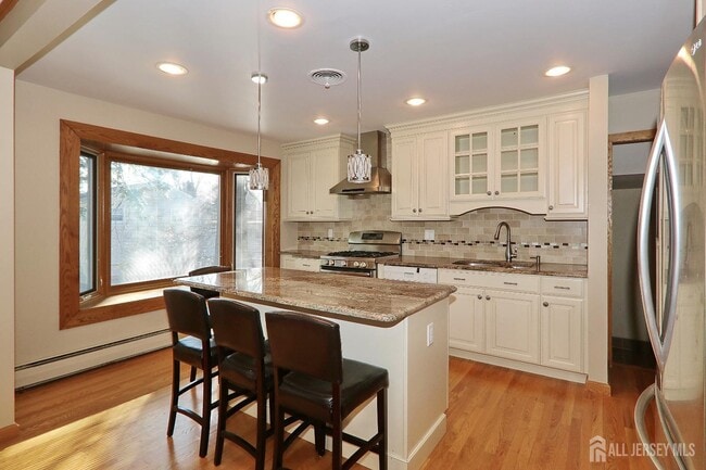 Building Photo - 240 Twin Oaks Terrace