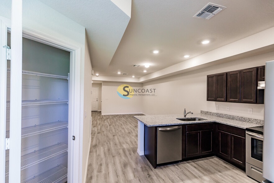 Building Photo - 12225 Tetzel Ave