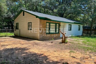 Building Photo - Fully Remodeled 3-Bed Home with Spacious Y...