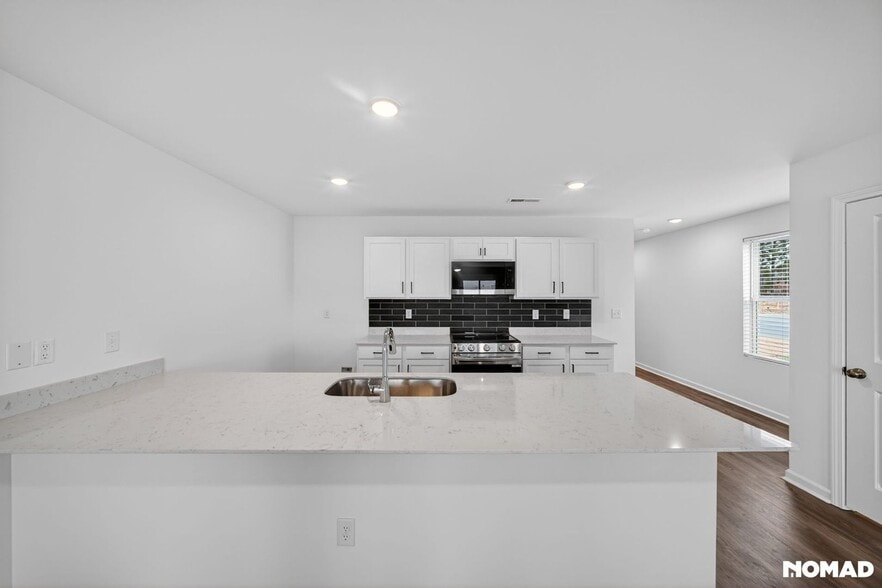 Building Photo - 2401 Brookville Dr