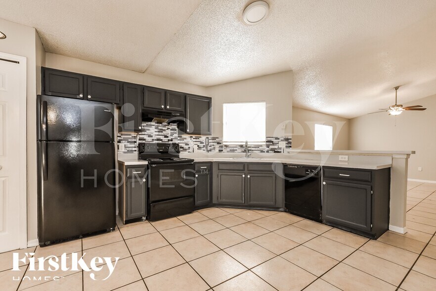 Building Photo - 7432 Little Pond Ct