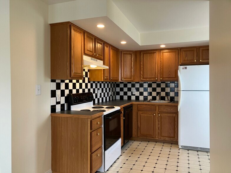 Building Photo - 509 Pine St