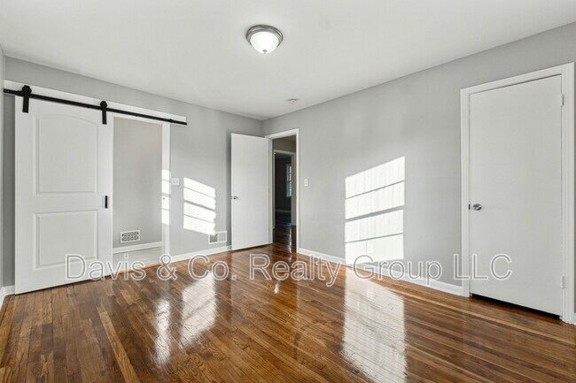 Building Photo - 2385 Tilson Rd
