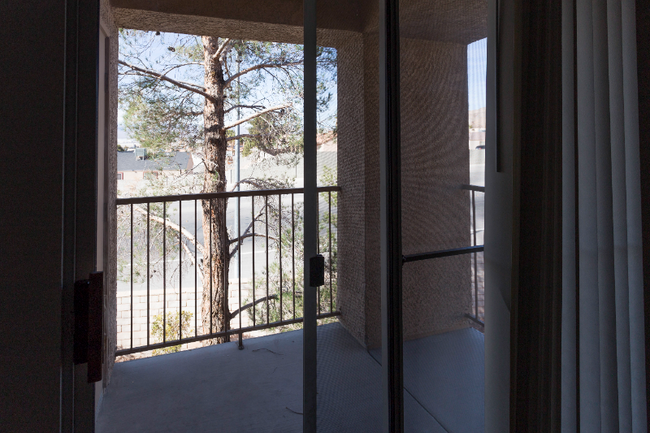 Building Photo - 2110 Los Feliz St