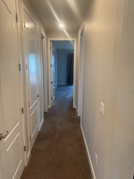 Building Photo - 7040 Hyland Hills St