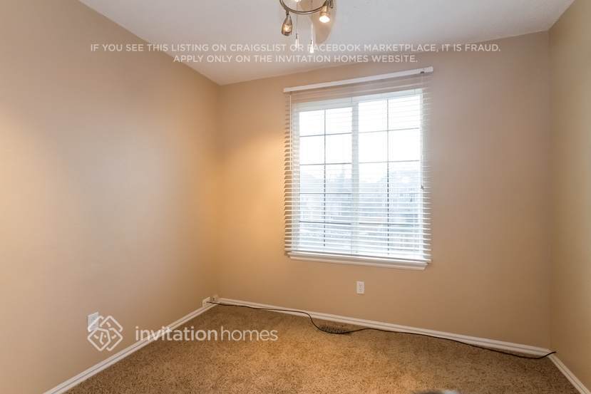 Building Photo - 8738 Snowbird Way