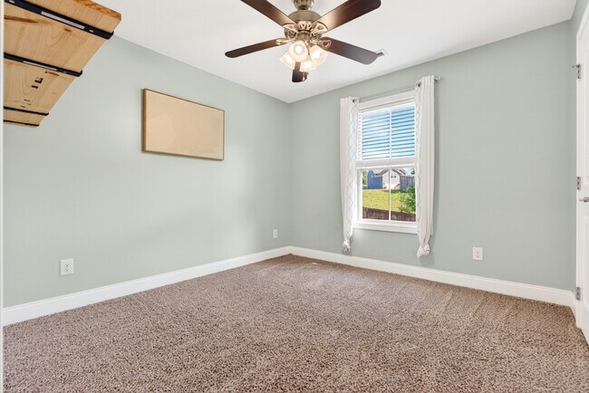 Building Photo - 104 Woodtrace Ct
