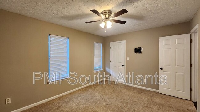 Building Photo - 3504 Lee Ct