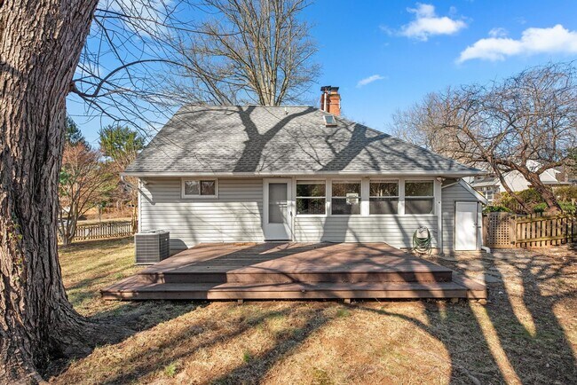 Building Photo - 4 Bed 2 Bath - Twinbrook Cape Cod - Move In Ready