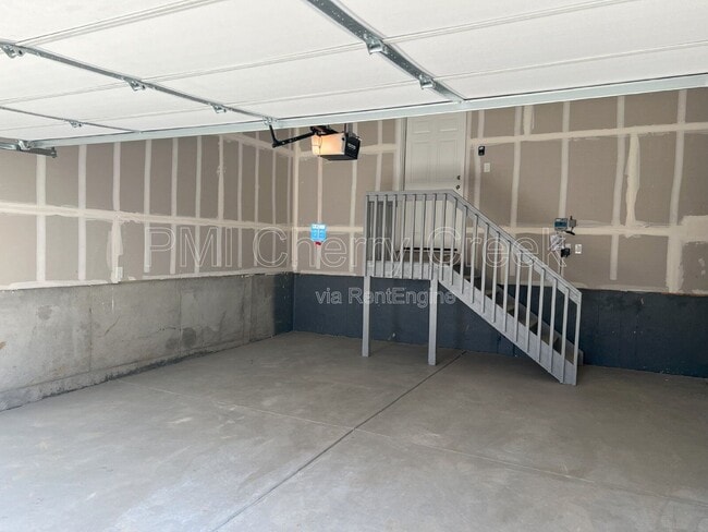 Building Photo - 741 N Tempe St