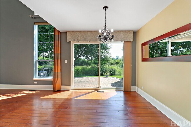 Building Photo - 128 Pembroke Cir