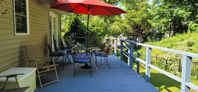 Building Photo - 23 Violet Pl