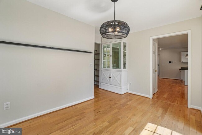 Building Photo - 7009 Hickory Hill Rd