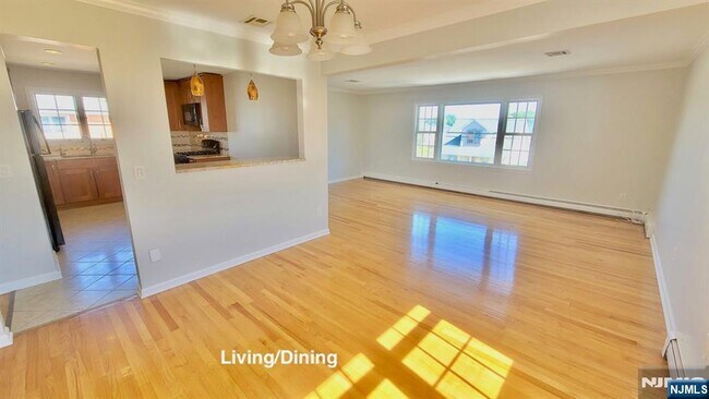 Building Photo - 24 Gall Ave